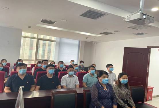 第十黨支部組織豫信公司干部、職工收看收聽“七一”建黨100周年慶祝大會簡報